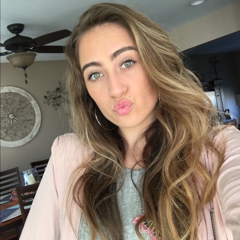 Meet your Posher, Sierra